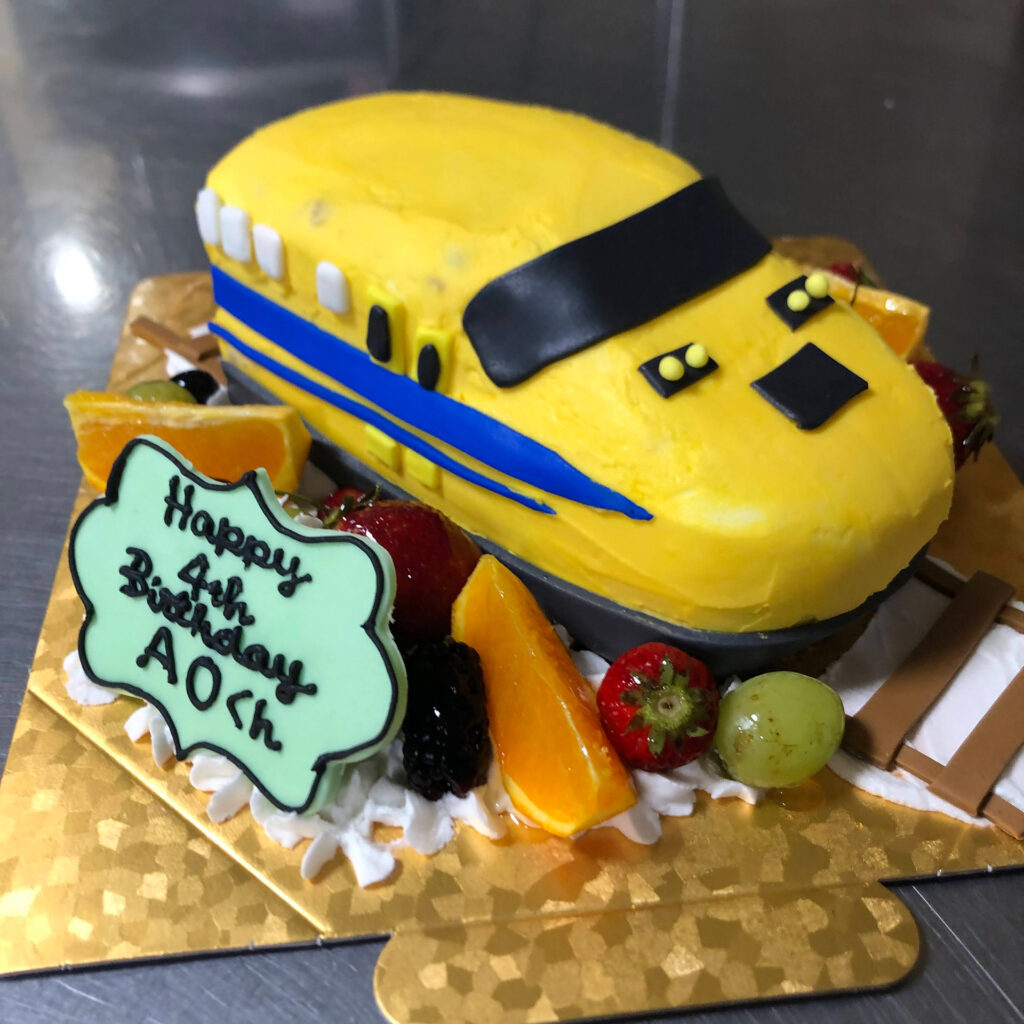 新幹線ドクターイエロー923形のオーダーメイドケーキ